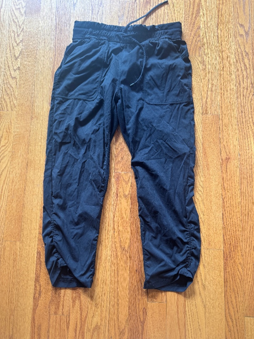 Lululemon Sweatpants, drawstring/elastic waist sweatpants ruched cuffs Sz 8